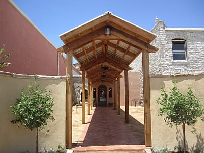 Wedding Oak Winery - courtyard