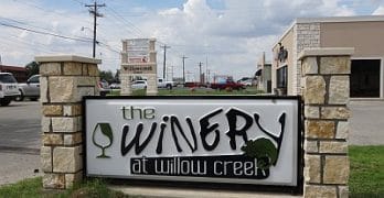 Winery at Willow Creek sign