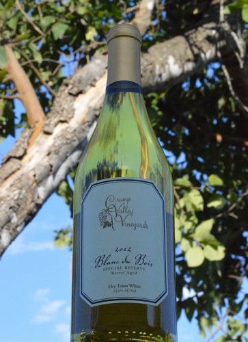 Crump Valley Vineyards Blanc du Bois bottle