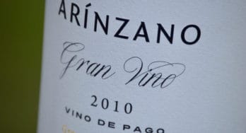 Arínzano Chardonnay label