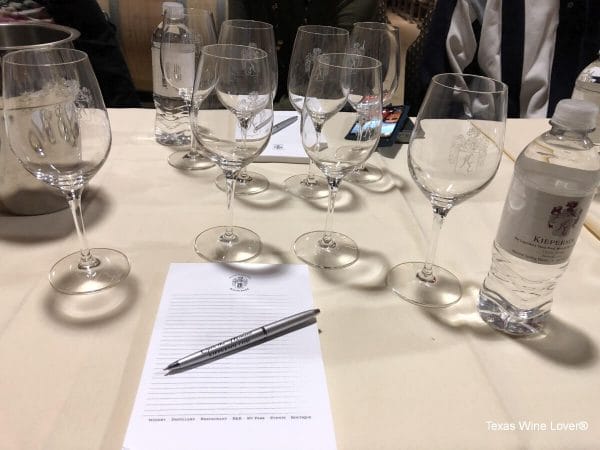 Place setting for vertical tasting