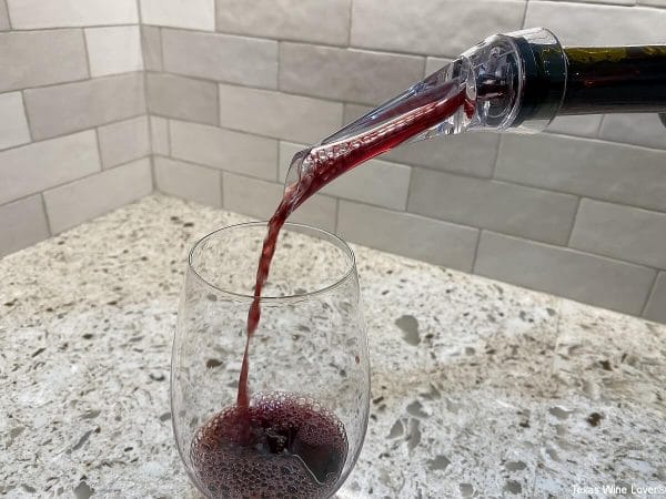 Wine Aerator Pourer pouring