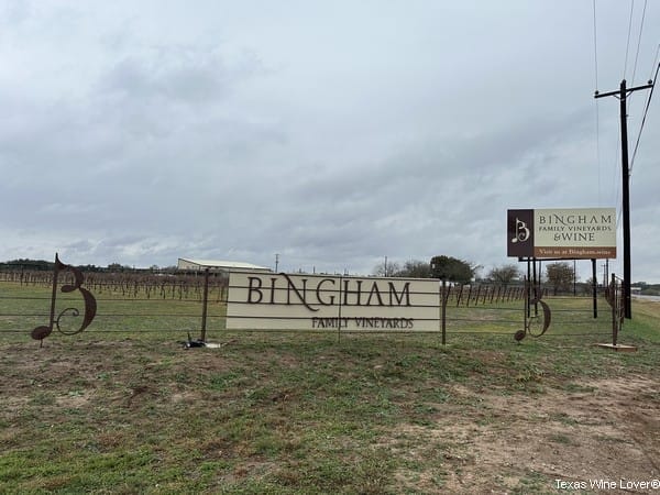 Bingham Family Vineyards - Hye sign